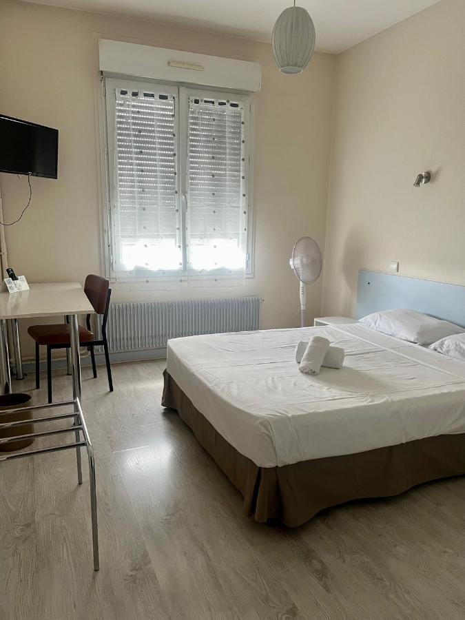 Le Relais De La Route Bleue Hotel Saint-Loup  ภายนอก รูปภาพ