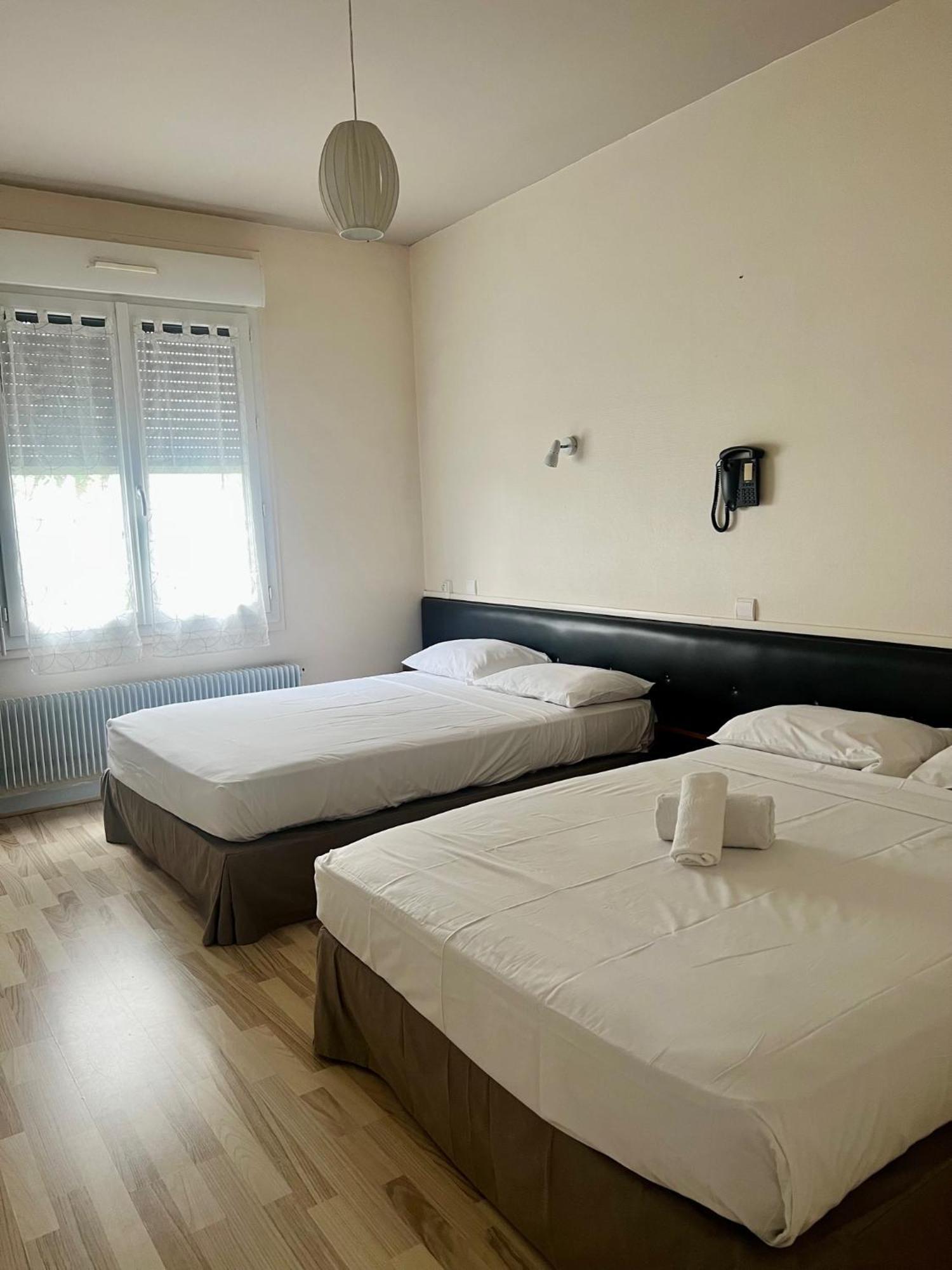 Le Relais De La Route Bleue Hotel Saint-Loup  ภายนอก รูปภาพ