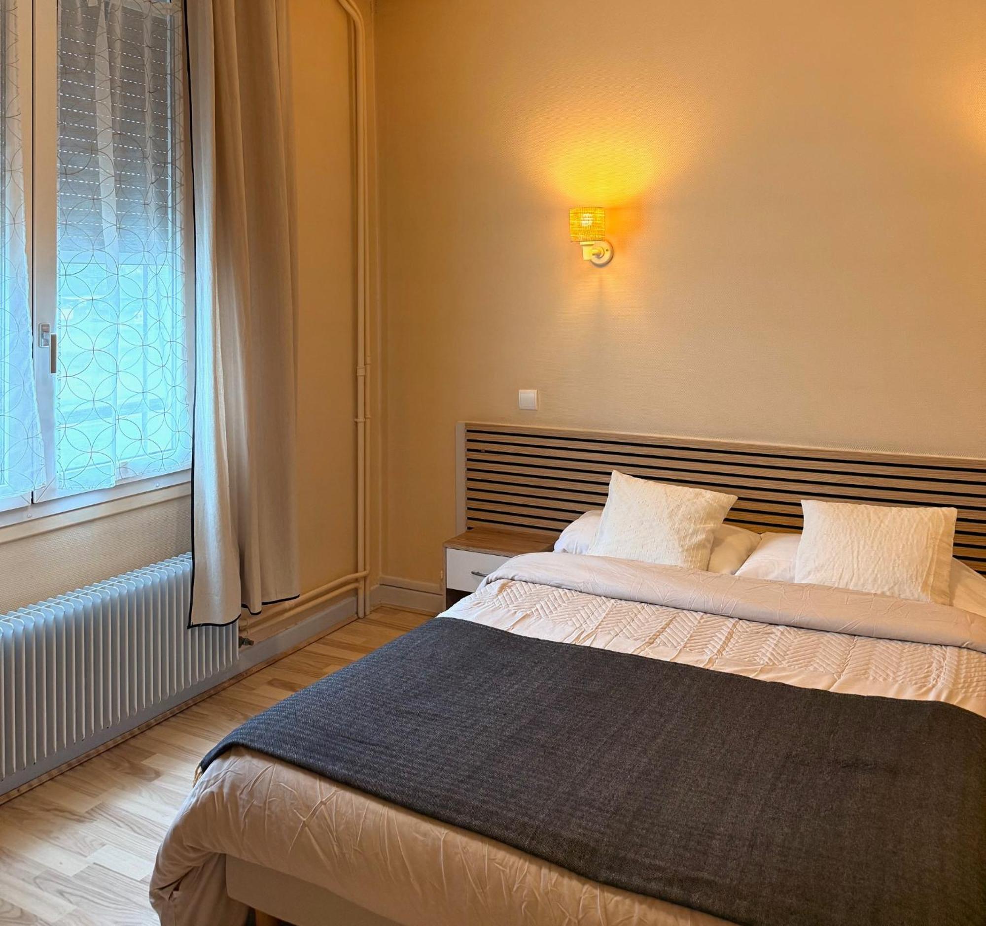 Le Relais De La Route Bleue Hotel Saint-Loup  ภายนอก รูปภาพ