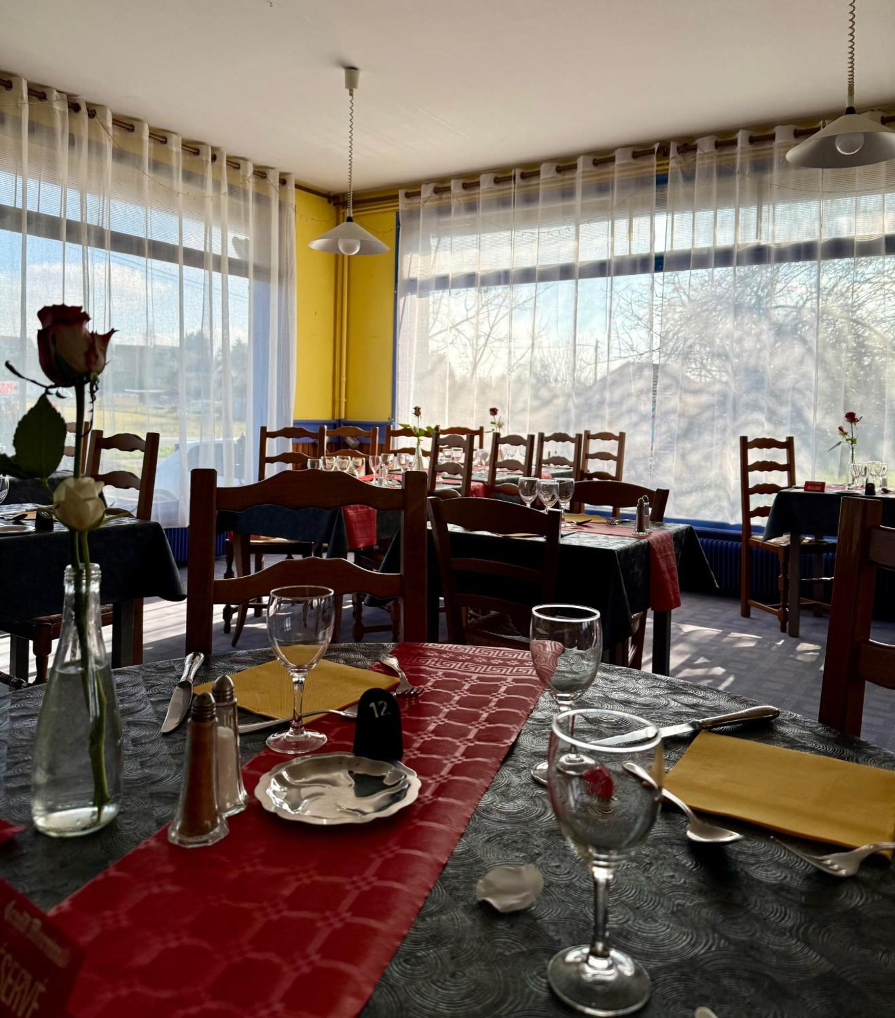 Le Relais De La Route Bleue Hotel Saint-Loup  ภายนอก รูปภาพ