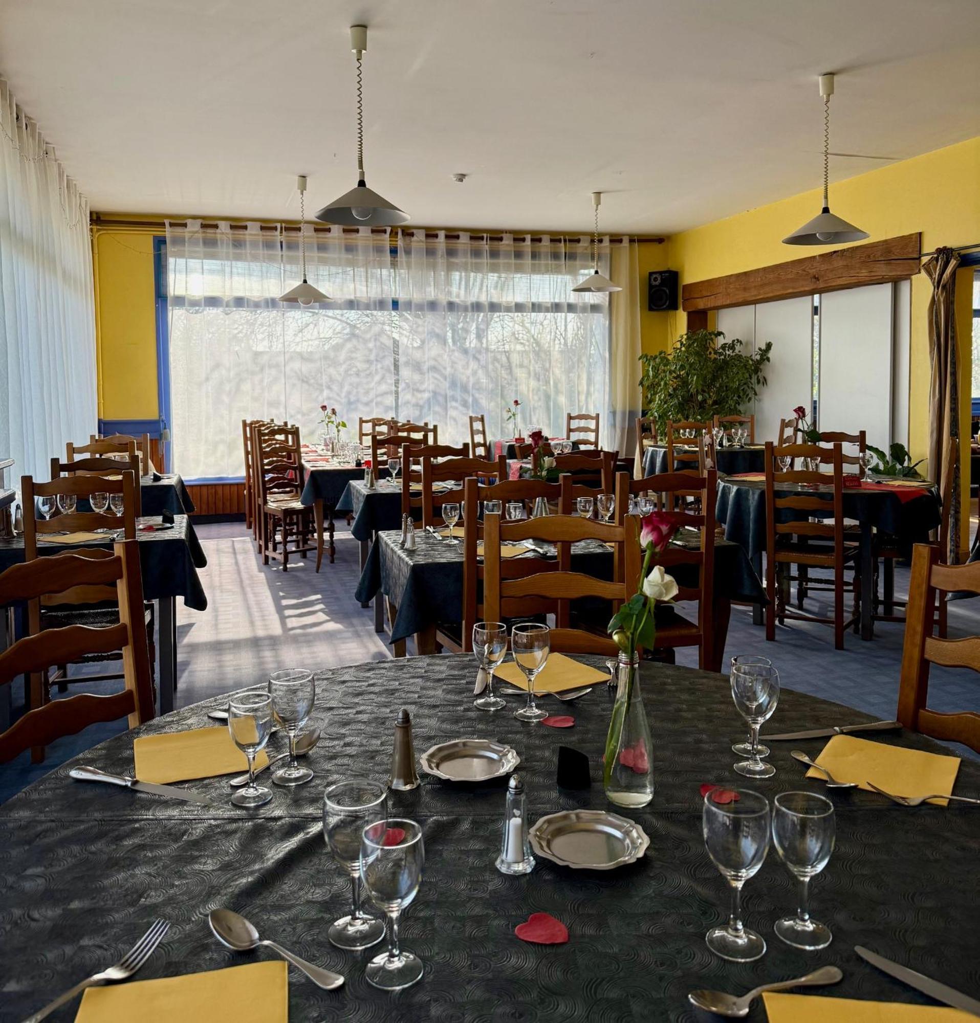 Le Relais De La Route Bleue Hotel Saint-Loup  ภายนอก รูปภาพ