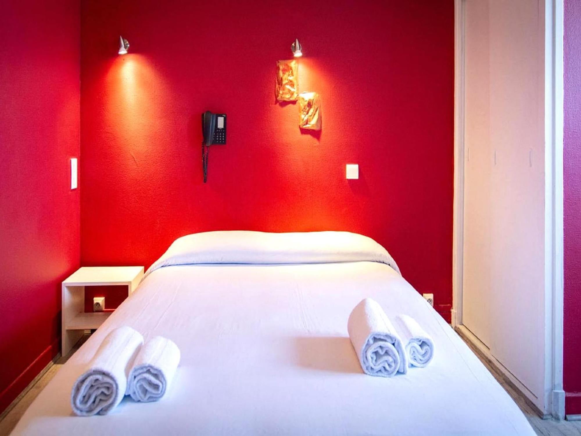 Le Relais De La Route Bleue Hotel Saint-Loup  ภายนอก รูปภาพ