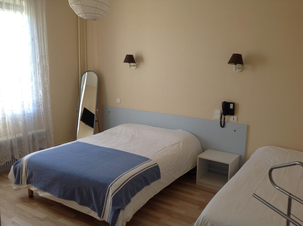 Le Relais De La Route Bleue Hotel Saint-Loup  ภายนอก รูปภาพ