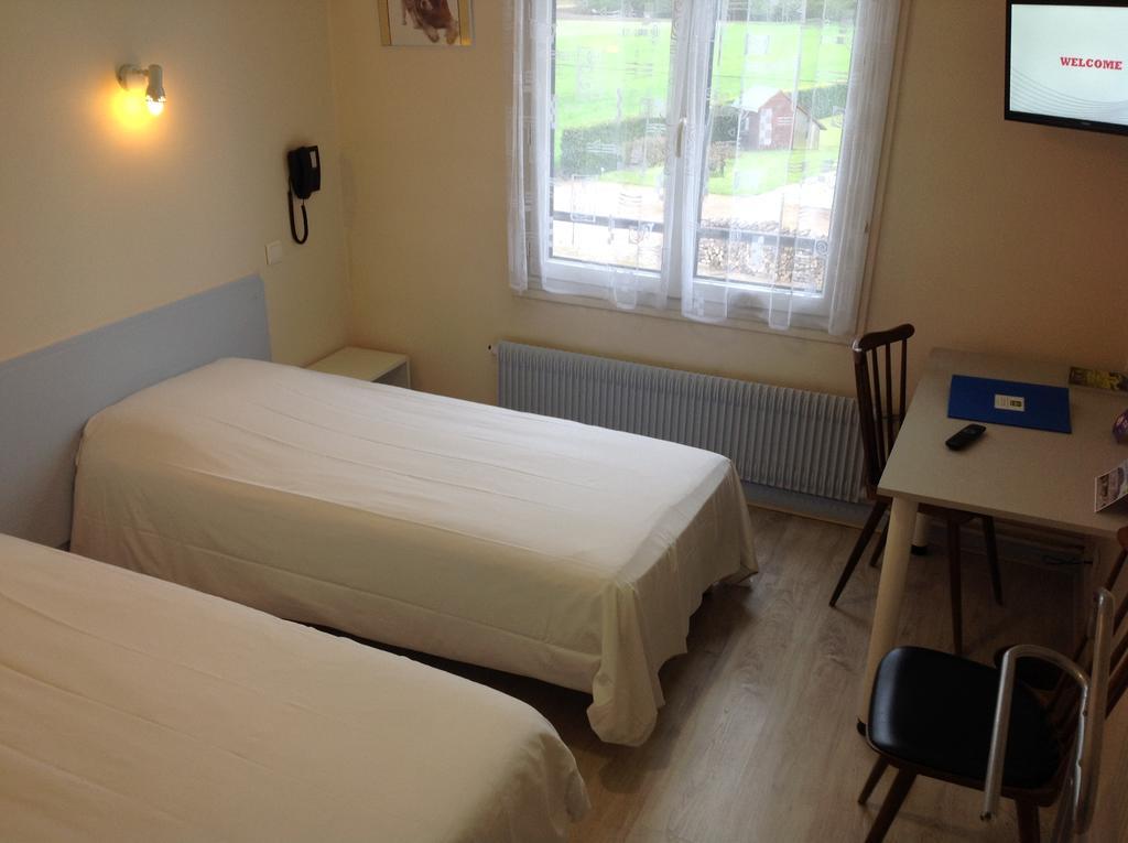 Le Relais De La Route Bleue Hotel Saint-Loup  ภายนอก รูปภาพ